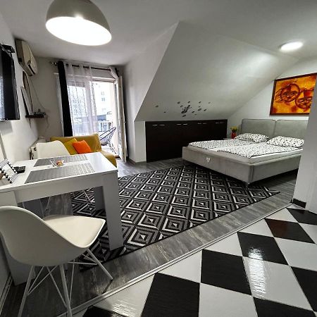 Marina Penthouse Lejlighed Novi Sad Eksteriør billede